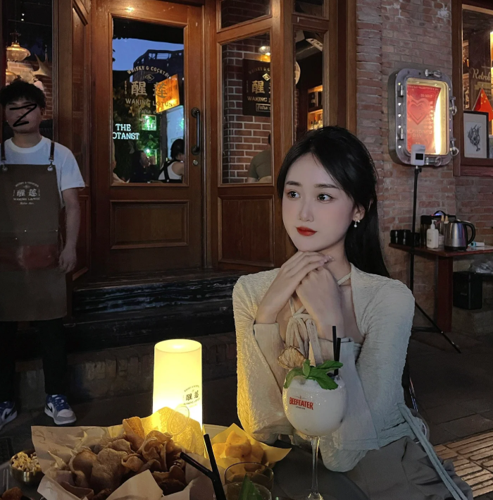 西安榴园醒莲Waking Lotus Bar